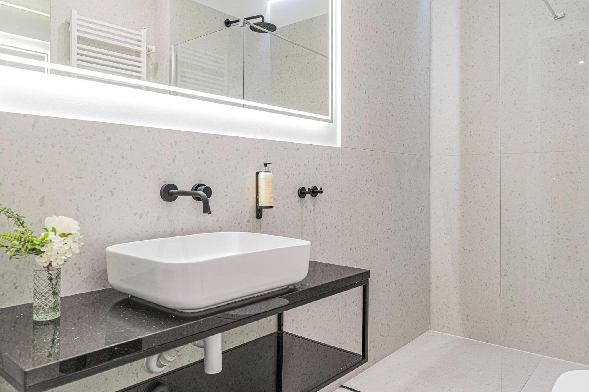 غدانسك Rent Like Home - Apartament Deo Plaza - Old Town المظهر الخارجي الصورة